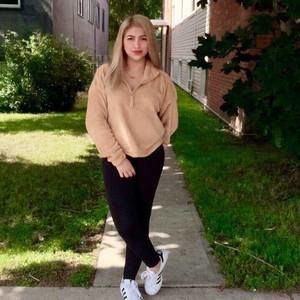 Meet your Posher, Joy